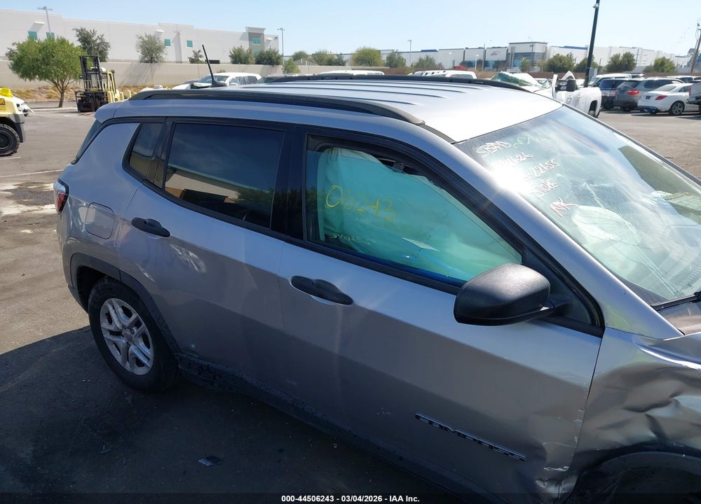 2018 JEEP COMPASS SPORT FWD VIN: 3C4NJCAB2JT133660
