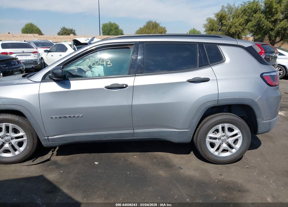2018 JEEP COMPASS SPORT FWD VIN: 3C4NJCAB2JT133660
