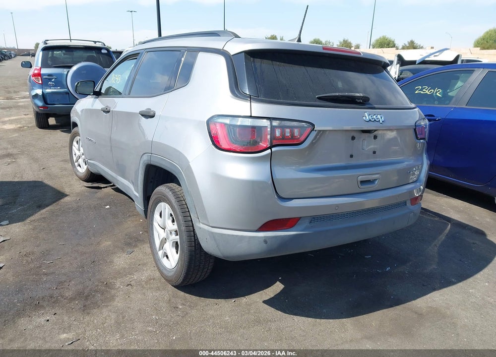 2018 JEEP COMPASS SPORT FWD VIN: 3C4NJCAB2JT133660
