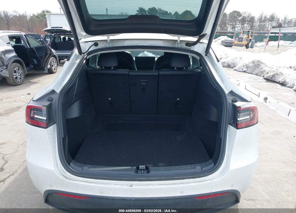 2021 TESLA MODEL Y STANDARD RANGE REAR-WHEEL DRIVE VIN: 5YJYGDED9MF192785