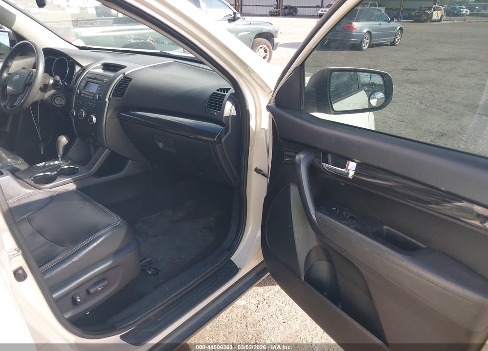 2012 KIA SORENTO LX VIN: 5XYKT4A6XCG193735