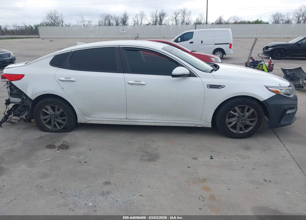 2019 KIA OPTIMA LX VIN: 5XXGT4L32KG325639