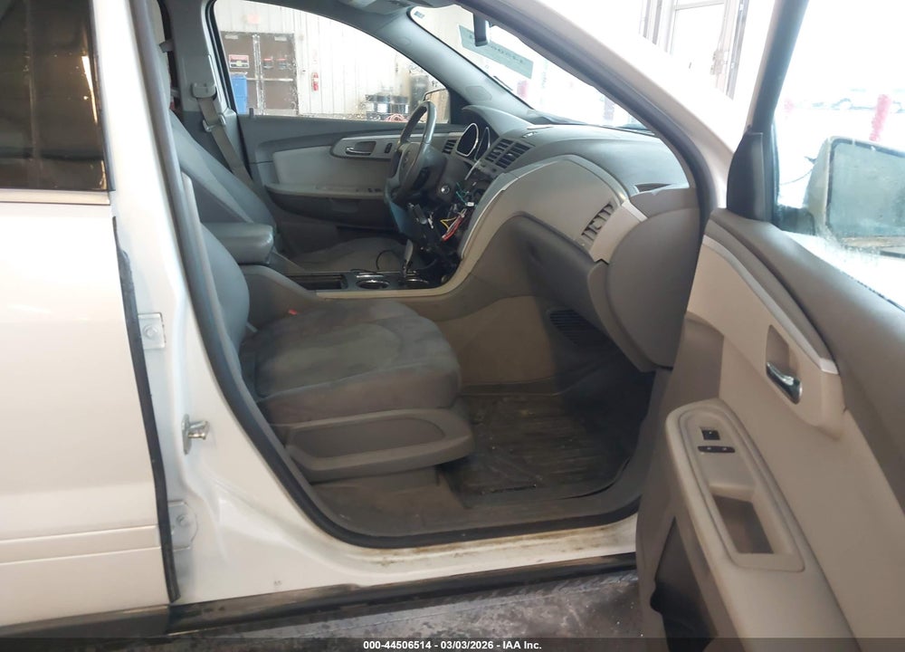 2011 CHEVROLET TRAVERSE 1LT VIN: 1GNKRGED6BJ201389