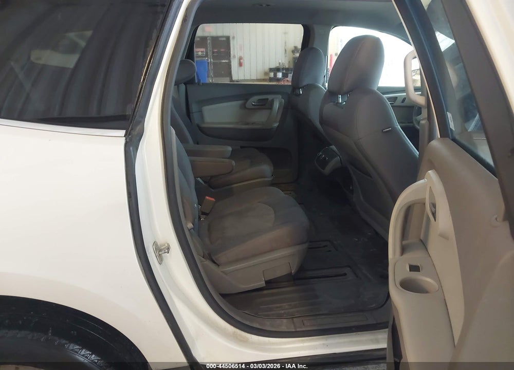 2011 CHEVROLET TRAVERSE 1LT VIN: 1GNKRGED6BJ201389