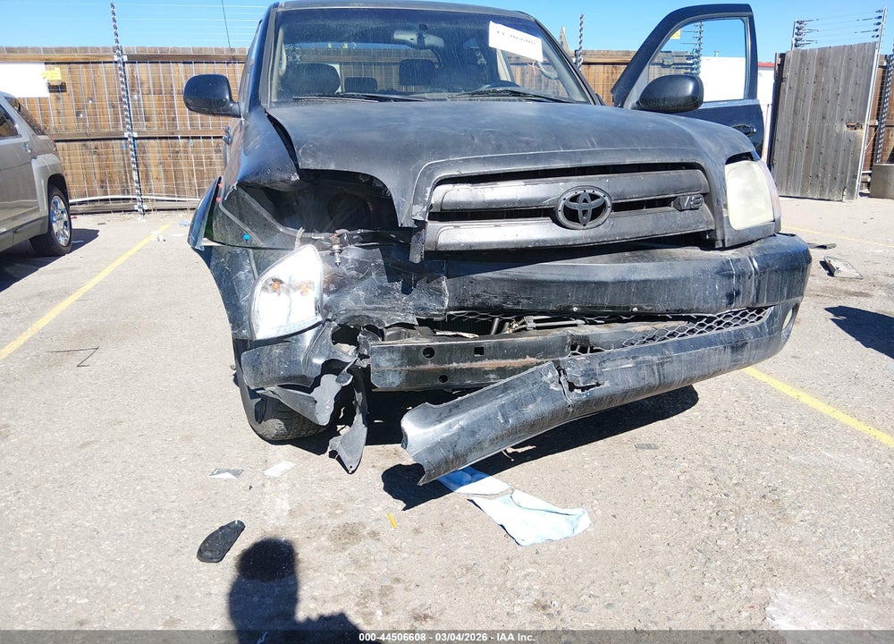 2004 TOYOTA TUNDRA LIMITED V8 VIN: 5TBDT48104S453902