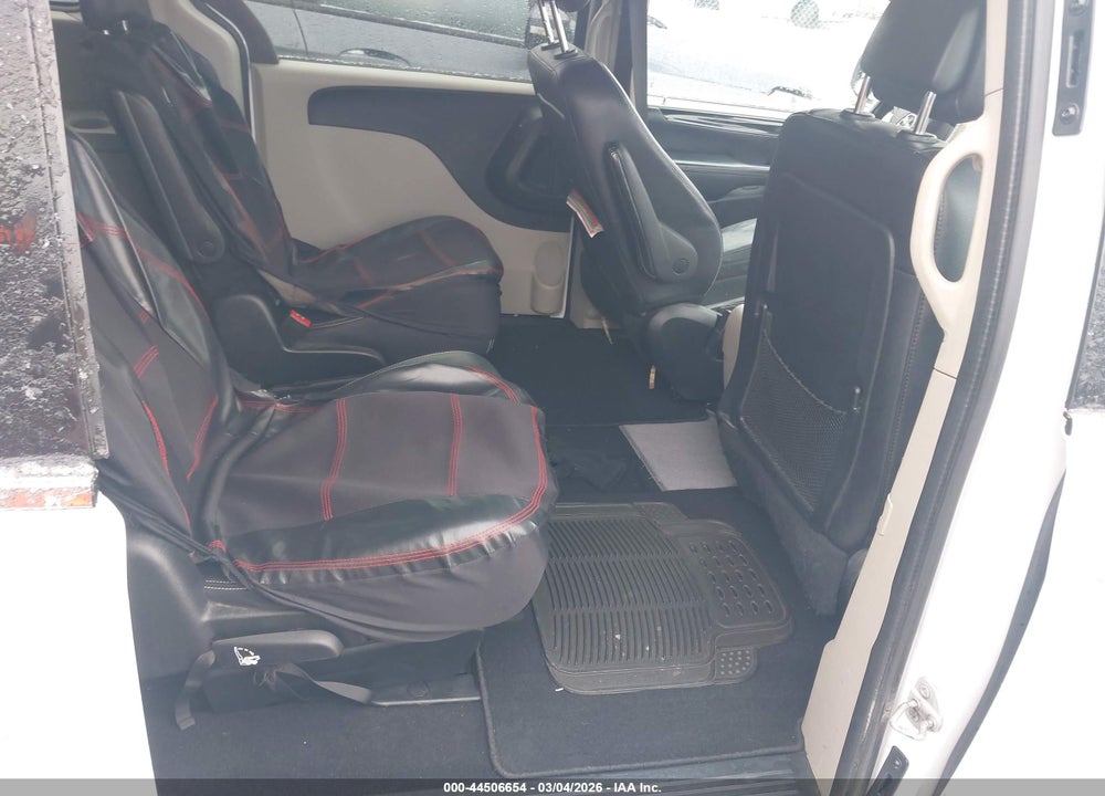 2017 DODGE GRAND CARAVAN SXT VIN: 2C4RDGCG6HR828200