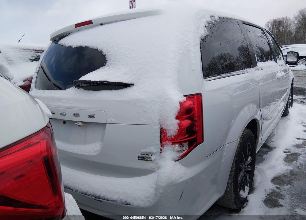 2017 DODGE GRAND CARAVAN SXT VIN: 2C4RDGCG6HR828200