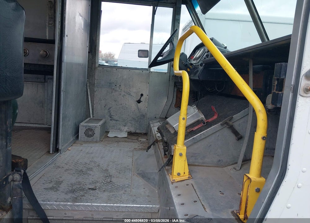 2007 FREIGHTLINER CHASSIS M LINE WALK-IN VAN VIN: 4UZAARBW67CY18800
