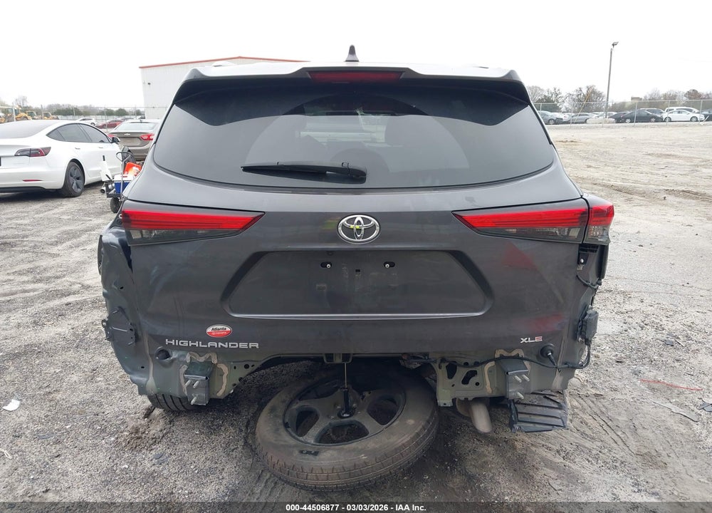 2022 TOYOTA HIGHLANDER XLE VIN: 5TDGZRAH8NS098969