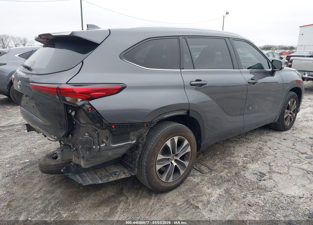 2022 TOYOTA HIGHLANDER XLE VIN: 5TDGZRAH8NS098969