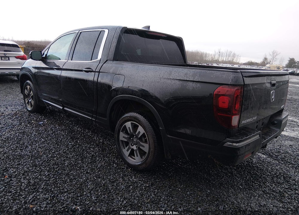 2017 HONDA RIDGELINE RTL-T VIN: 5FPYK3F60HB018092