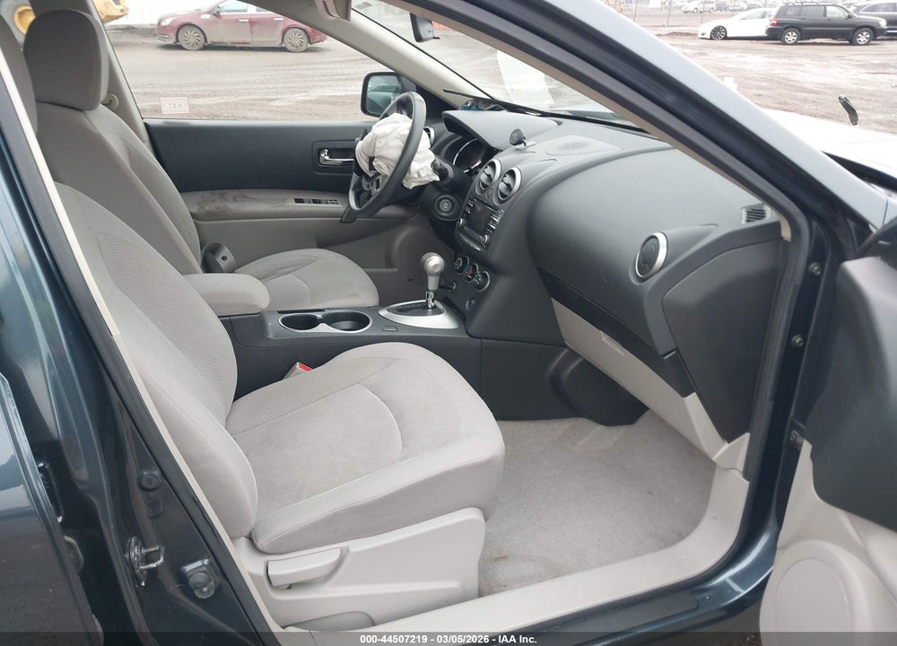 2014 NISSAN ROGUE SELECT S VIN: JN8AS5MV3EW712173