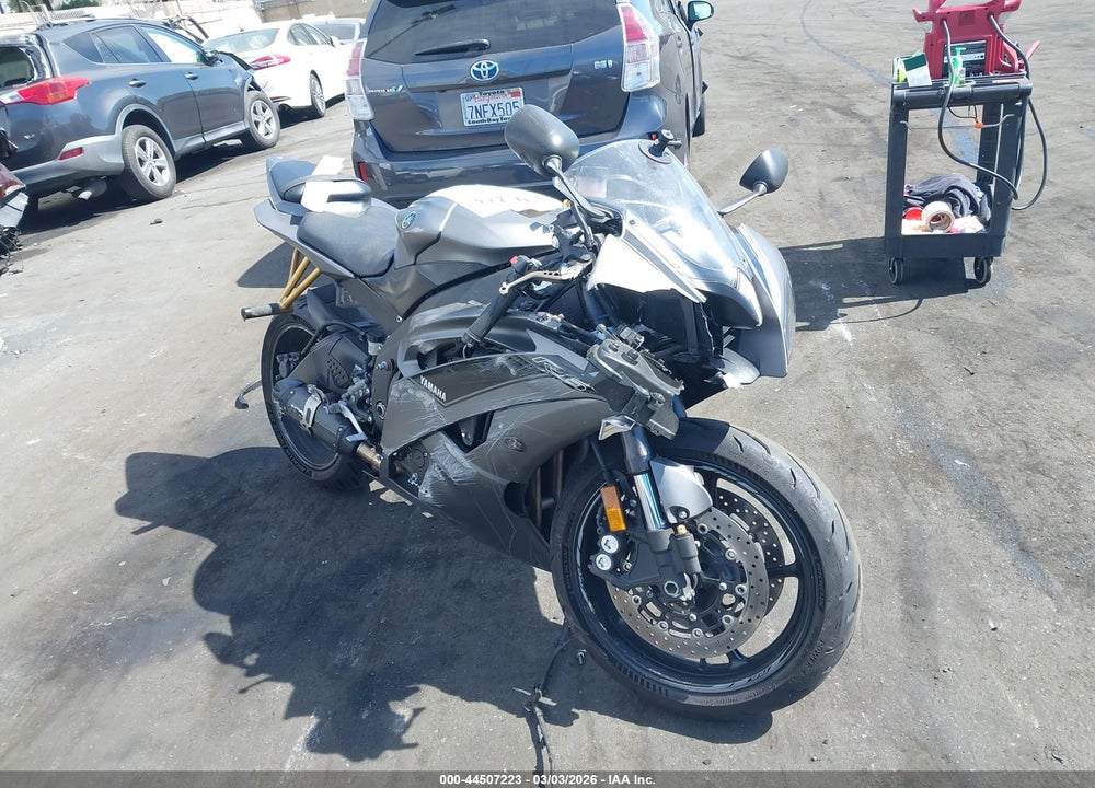 2016 YAMAHA YZFR6 C VIN: JYARJ16Y9GA010744