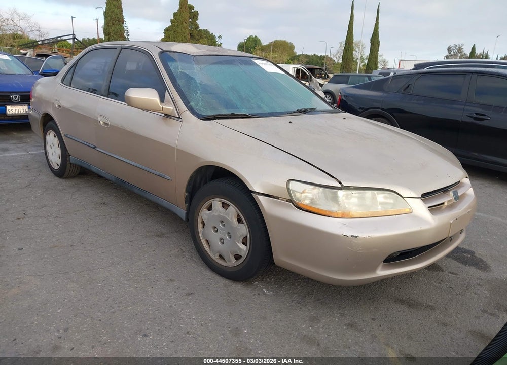 2000 HONDA ACCORD 2.3 LX VIN: 1HGCG6655YA132368