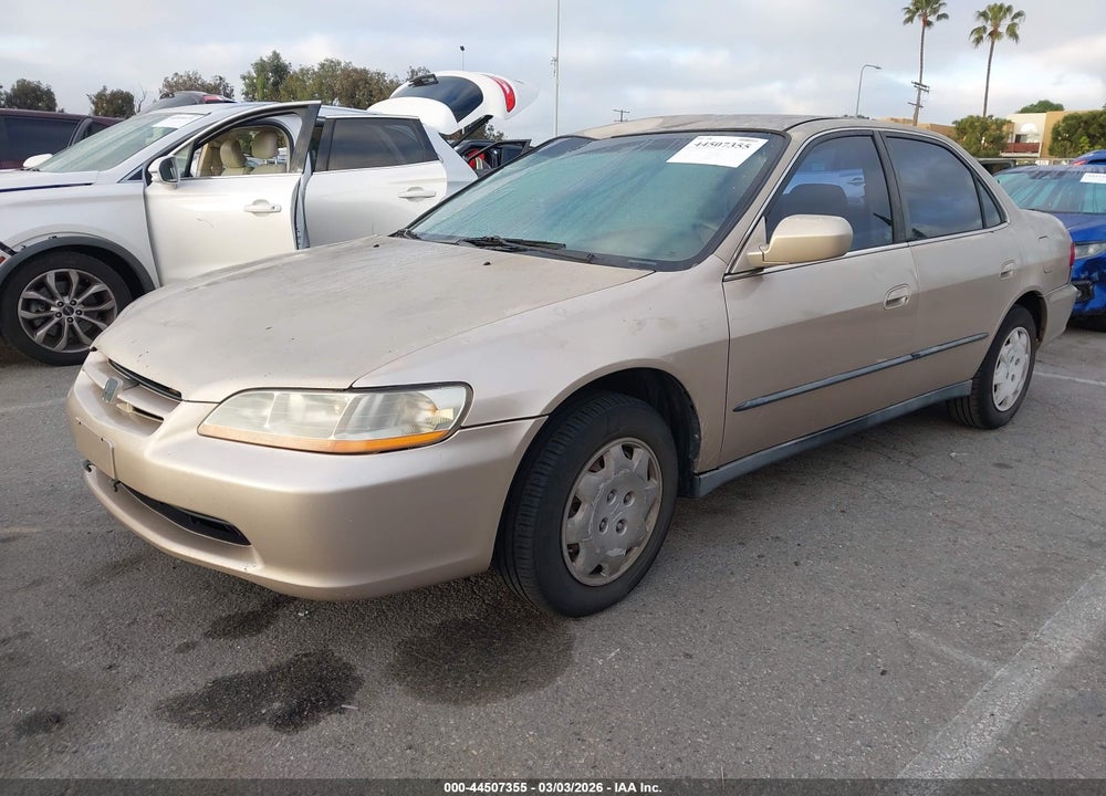 2000 HONDA ACCORD 2.3 LX VIN: 1HGCG6655YA132368
