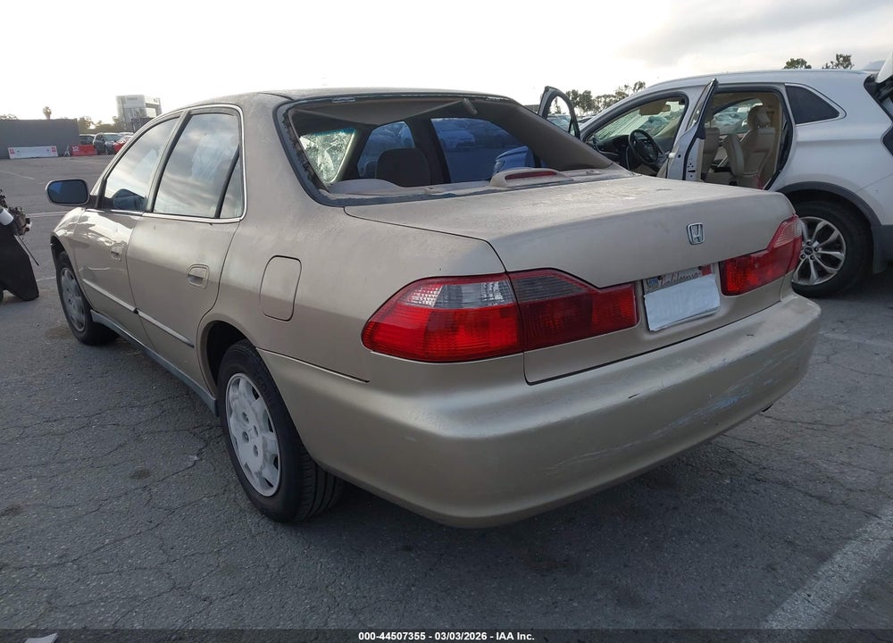 2000 HONDA ACCORD 2.3 LX VIN: 1HGCG6655YA132368