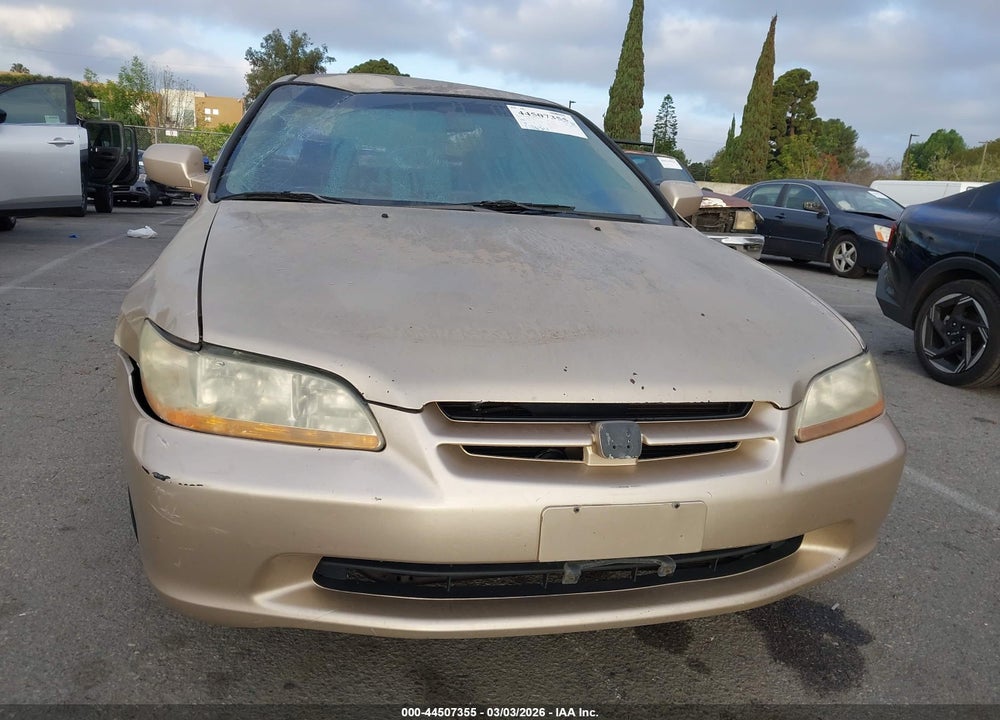 2000 HONDA ACCORD 2.3 LX VIN: 1HGCG6655YA132368