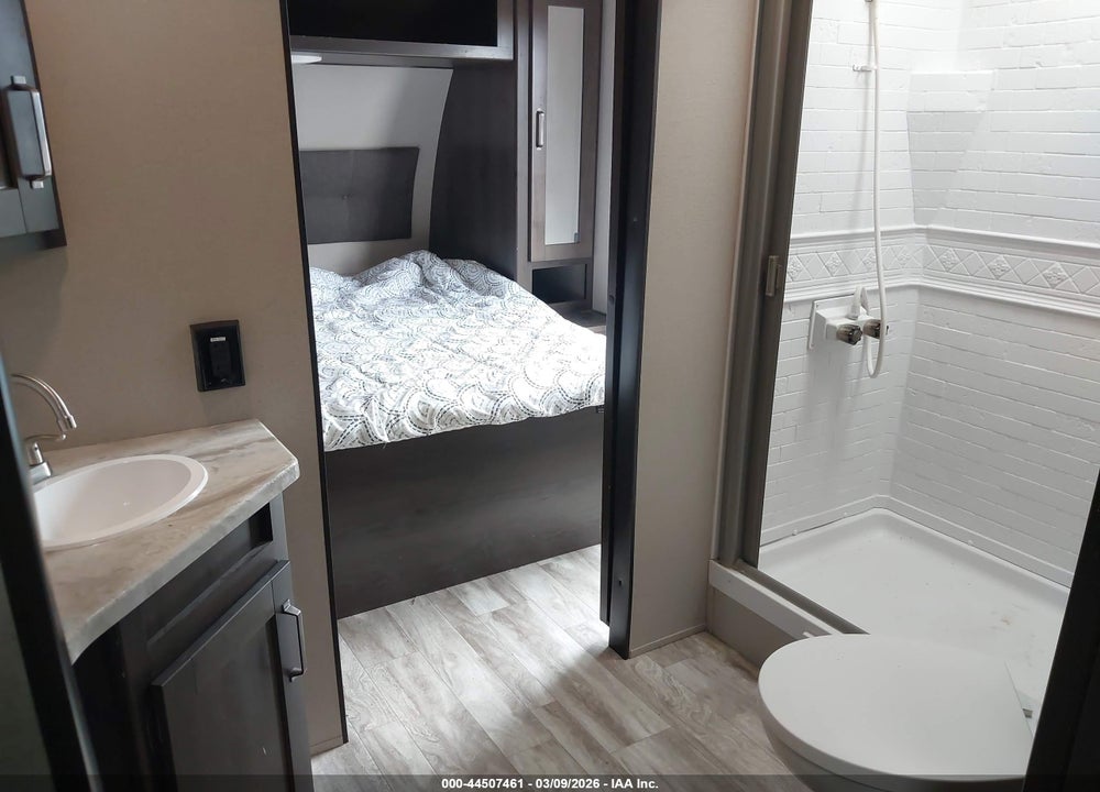 2021 GRAND DESIGN TRANSEN M-321BH VIN: 573TT3729M8816895
