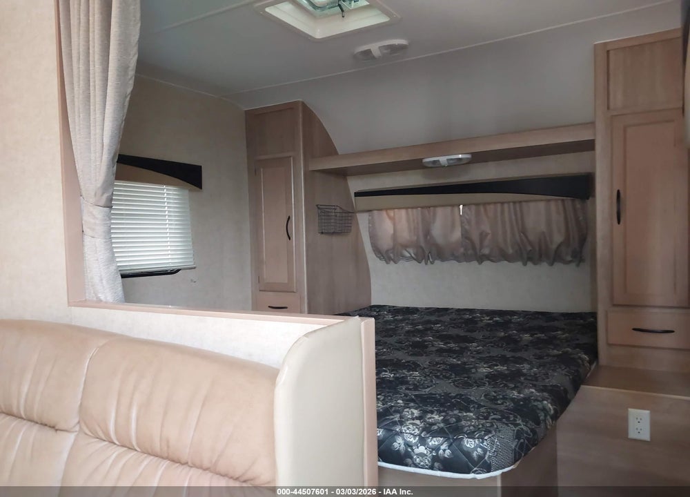 2019 TANGO 2410 VIN: 5UYVN2729KR026003