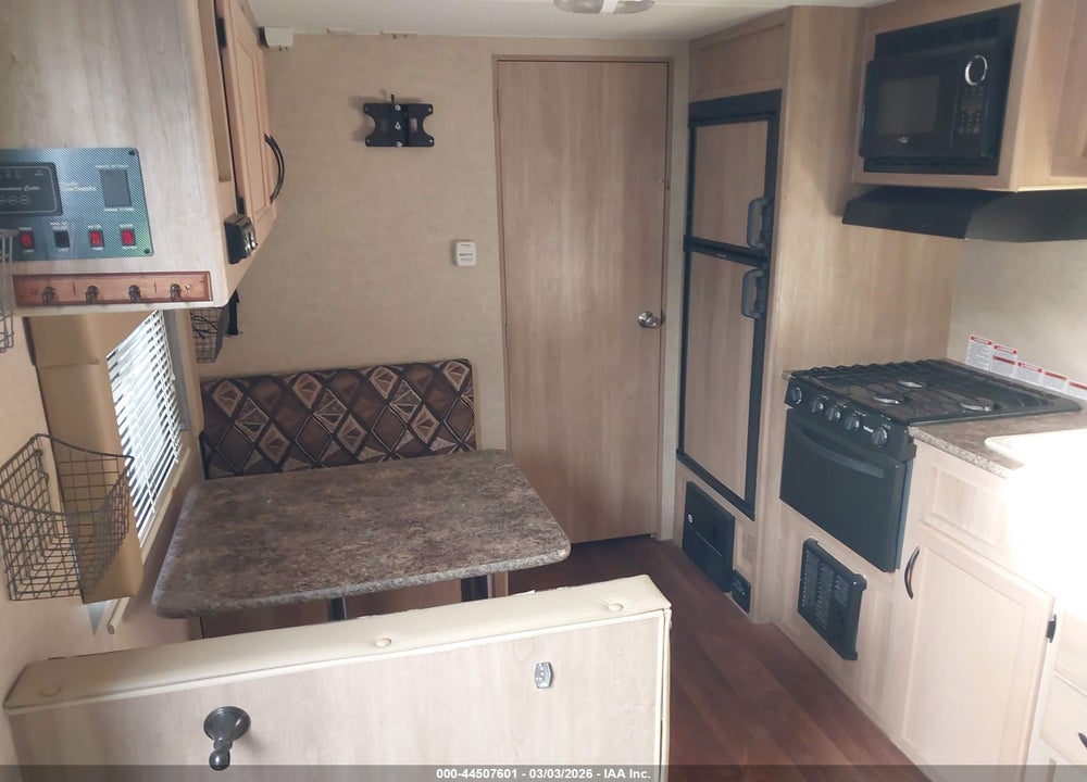 2019 TANGO 2410 VIN: 5UYVN2729KR026003