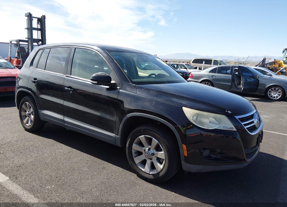 2010 VOLKSWAGEN TIGUAN S VIN: WVGAV7AX9AW516717