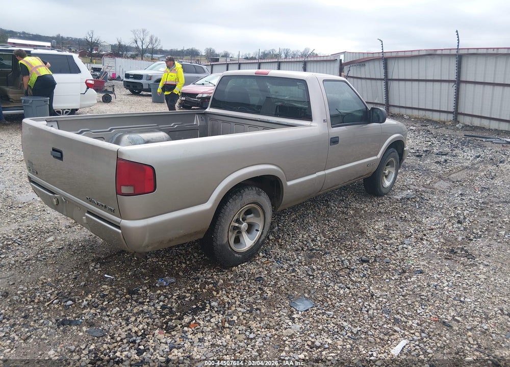 1999 CHEVROLET S-10 LS VIN: 1GCCS1443XK176372