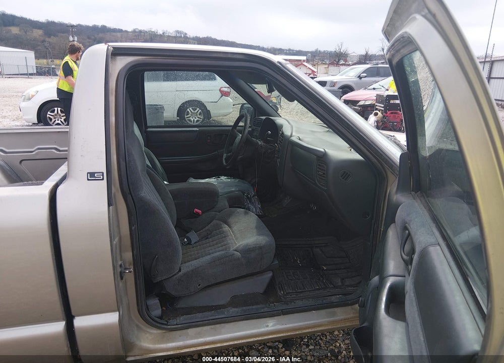 1999 CHEVROLET S-10 LS VIN: 1GCCS1443XK176372
