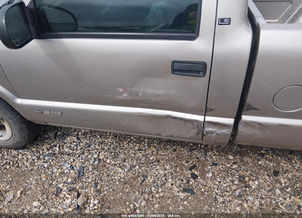1999 CHEVROLET S-10 LS VIN: 1GCCS1443XK176372