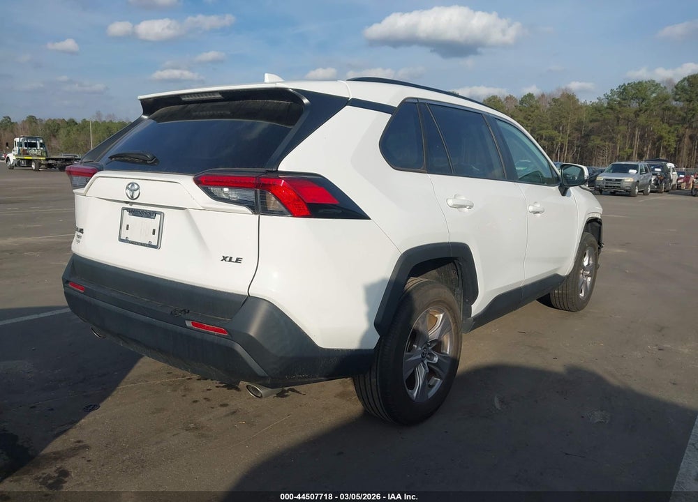 2022 TOYOTA RAV4 XLE VIN: 2T3W1RFV4NW230741