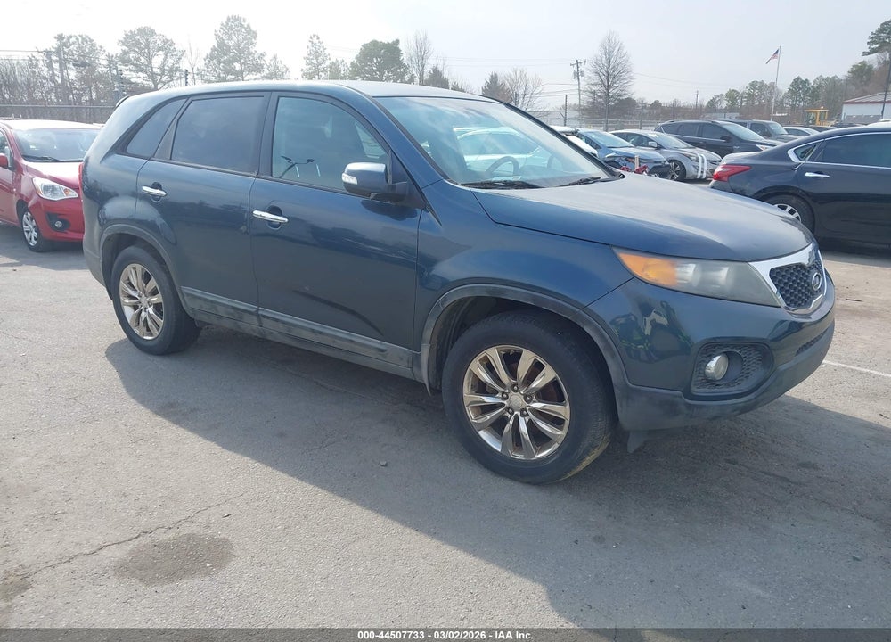 2011 KIA SORENTO EX VIN: 5XYKU4A11BG017124
