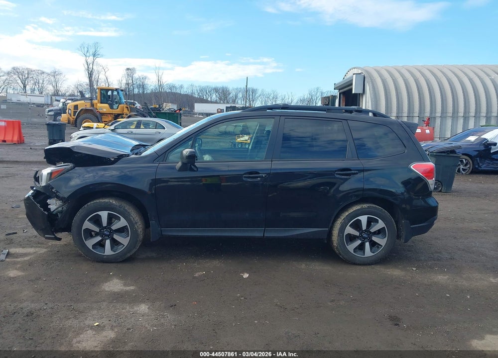 2018 SUBARU FORESTER 2.5I PREMIUM VIN: JF2SJAEC3JH516095