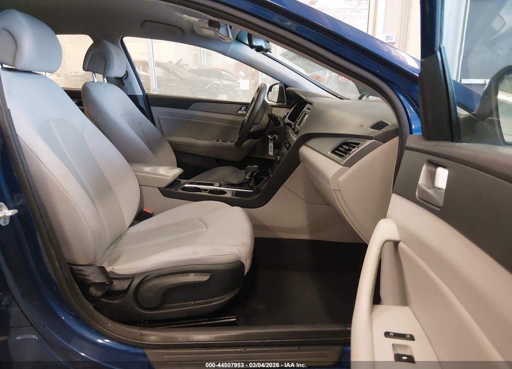 2015 HYUNDAI SONATA SE VIN: 5NPE24AF1FH018674