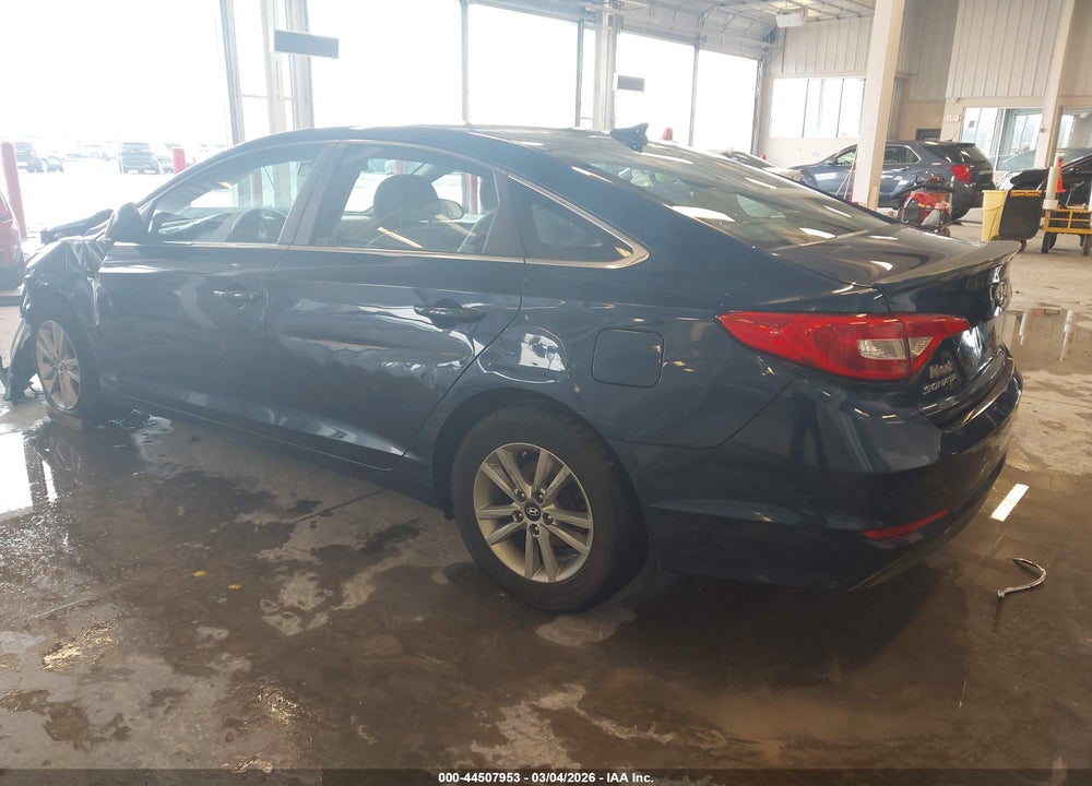 2015 HYUNDAI SONATA SE VIN: 5NPE24AF1FH018674
