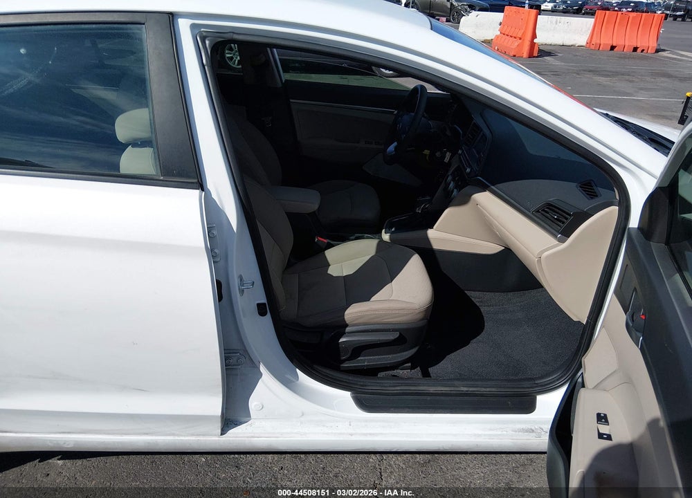 2019 HYUNDAI ELANTRA SE VIN: 5NPD74LF1KH495514