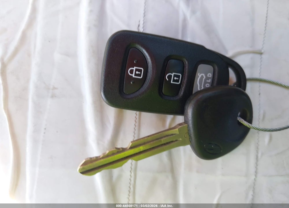 2013 HYUNDAI ELANTRA GLS VIN: KMHDH4AE9DU954512