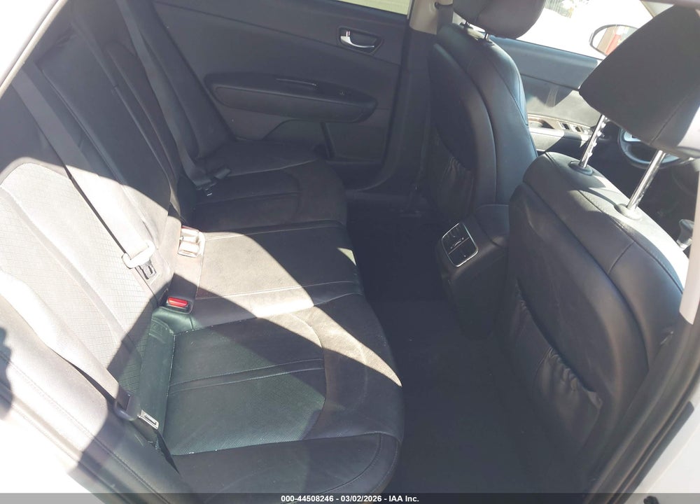 2016 KIA OPTIMA EX VIN: 5XXGU4L3XGG087415