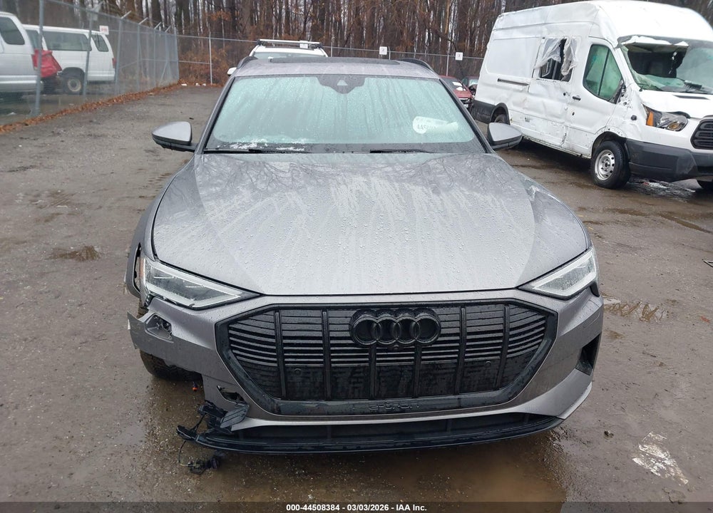 2022 AUDI E-TRON PREMIUM PLUS QUATTRO VIN: WA1LAAGE7NB008524