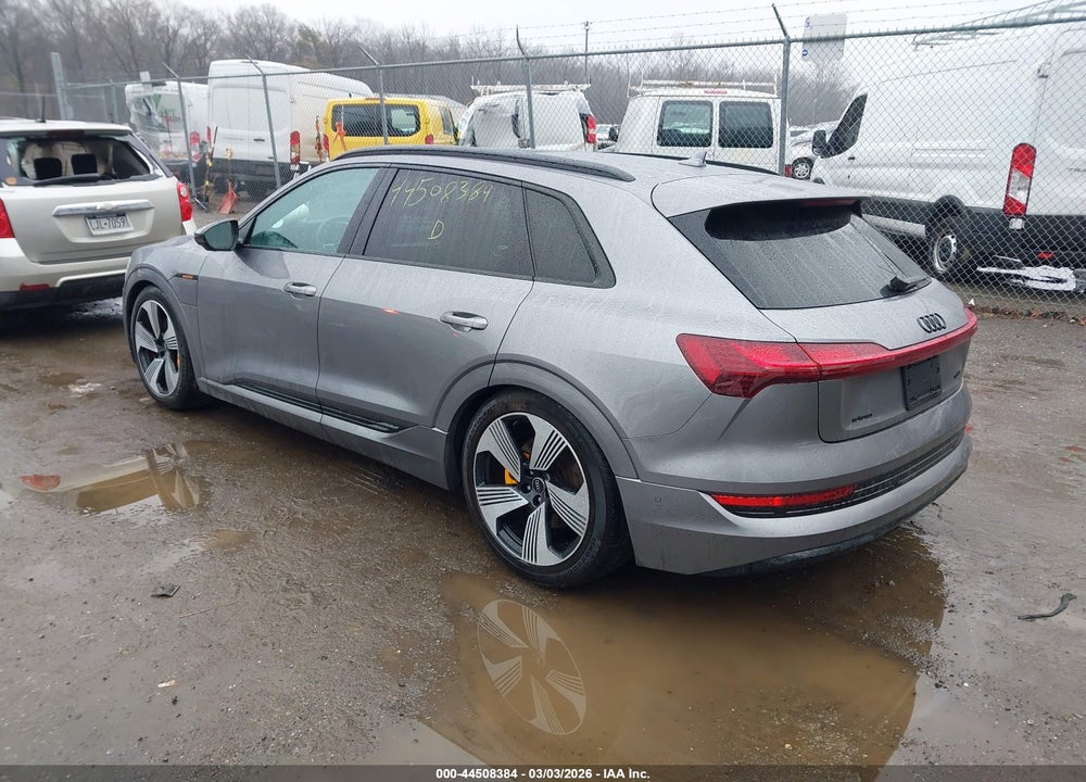 2022 AUDI E-TRON PREMIUM PLUS QUATTRO VIN: WA1LAAGE7NB008524