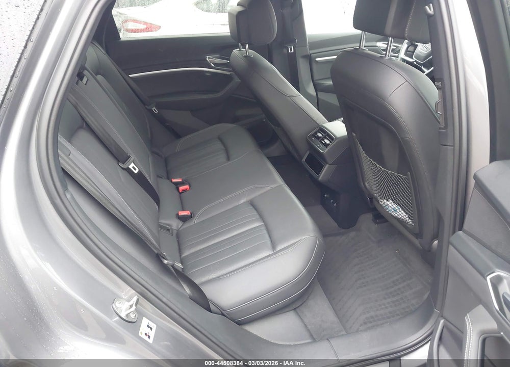 2022 AUDI E-TRON PREMIUM PLUS QUATTRO VIN: WA1LAAGE7NB008524