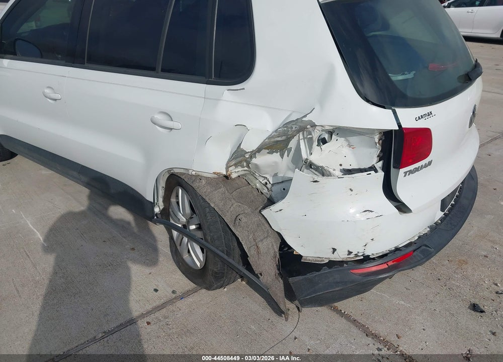 2015 VOLKSWAGEN TIGUAN S VIN: WVGAV7AX9FW529569