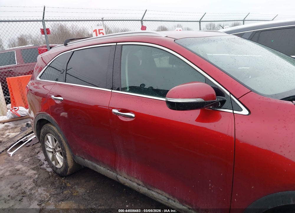 2019 KIA SORENTO 2.4L LX VIN: 5XYPGDA38KG576104