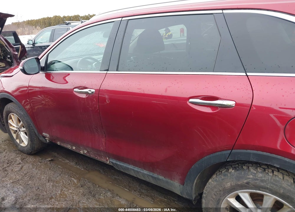 2019 KIA SORENTO 2.4L LX VIN: 5XYPGDA38KG576104