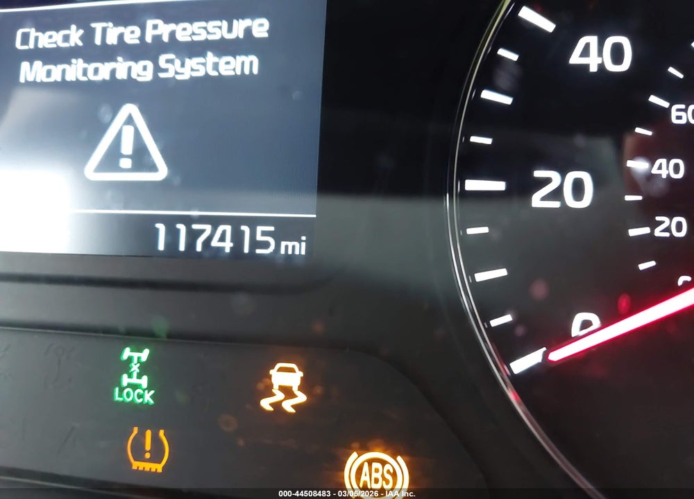 2019 KIA SORENTO 2.4L LX VIN: 5XYPGDA38KG576104