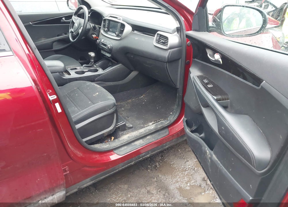 2019 KIA SORENTO 2.4L LX VIN: 5XYPGDA38KG576104