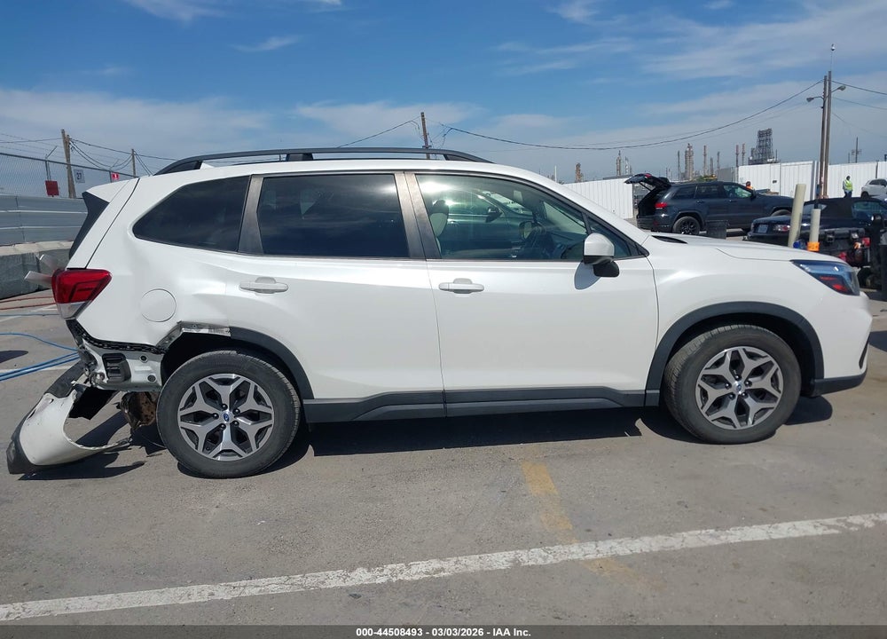 2020 SUBARU FORESTER PREMIUM VIN: JF2SKAJC5LH560198