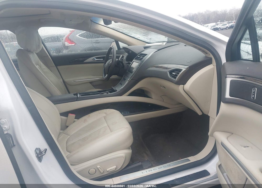2013 LINCOLN MKZ VIN: 3LN6L2GK8DR825435