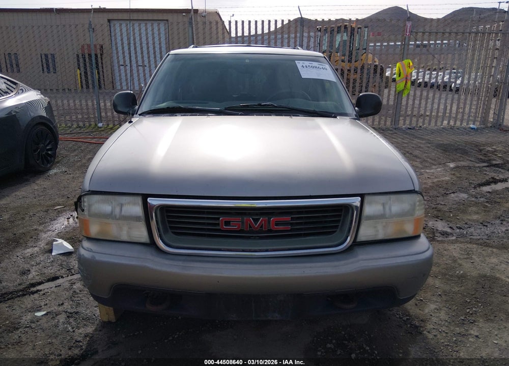1998 GMC JIMMY SLE VIN: 1GKDT13W9W2570966