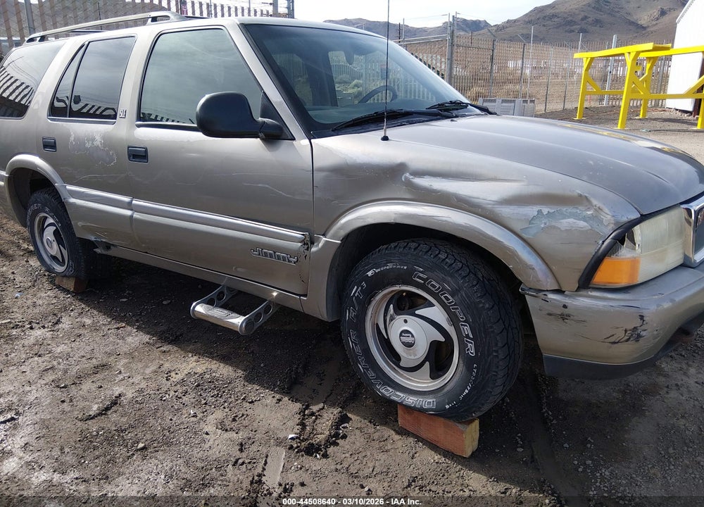 1998 GMC JIMMY SLE VIN: 1GKDT13W9W2570966