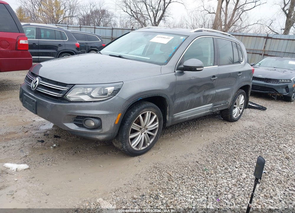 2016 VOLKSWAGEN TIGUAN SE VIN: WVGBV7AX2GW526714