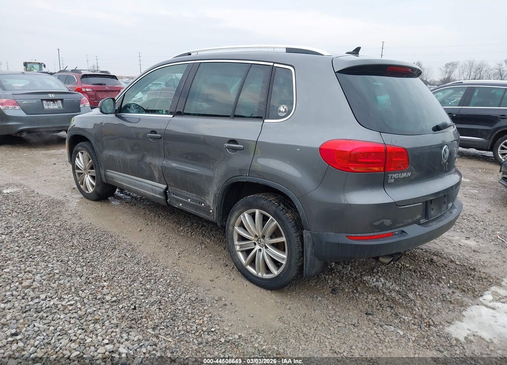 2016 VOLKSWAGEN TIGUAN SE VIN: WVGBV7AX2GW526714